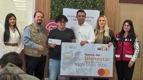 entregan_apoyos_economicos_a_joves_santa_catarina_81bf33f229