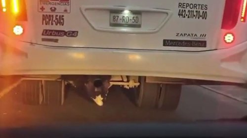 Video: Adolescente viaja 70 kilómetros bajo autobús en Querétaro