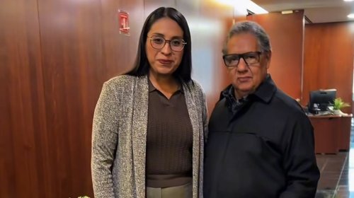 Higinio Martínez recibe alcaldesa imputada por simular secuestro