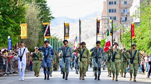 Celebran Independencia con desfile militar en Torreón