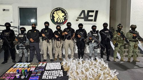 Fiscalía NL despliegan operativo en bares del centro de Monterrey