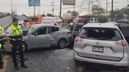 Fuerte choque deja un muerto y provoca cierre en av Miguel Alemán