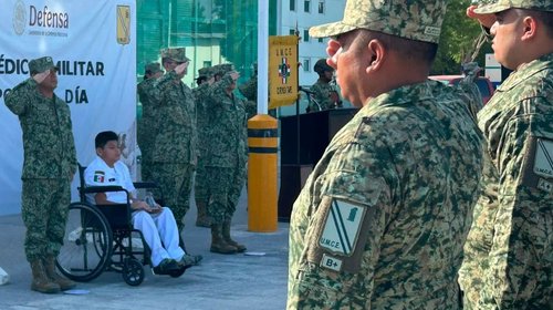 Giovanni recibe reconocimiento como médico militar por un día