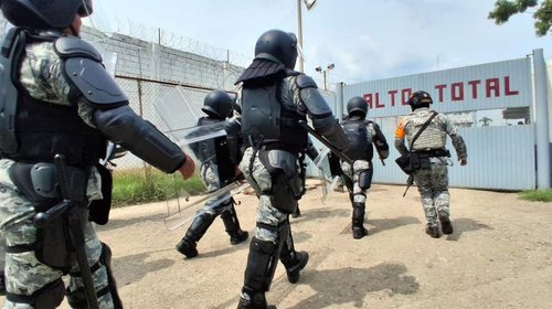 Trasladan a 49 reos de Sinaloa a penales de otros estados