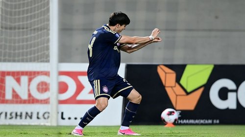 ¡Se estrenó! Armando González marca su primer gol con Olympiacos