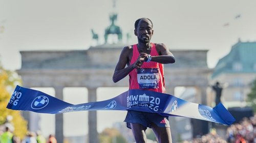 Guye Adola gana Maratón de Berlín; su segunda medalla desde 2021