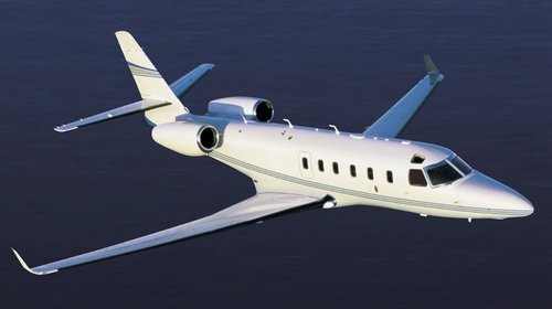Hallan restos de avión desaparecido frente a Massachusetts