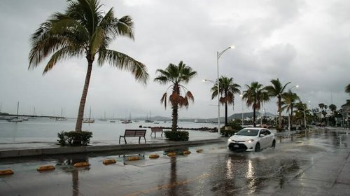 Tormenta Simón podría convertirse en huracán categoría 4