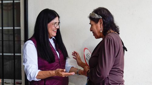 Elizabeth Galicia suma recorridos vecinales en Santa Catarina