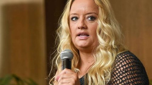 Lucy Davis, actriz de 'Sabrina' revela su diagnóstico de cáncer 