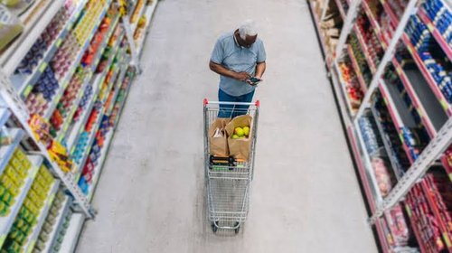 Consumo privado se estanca en julio, estima el Inegi