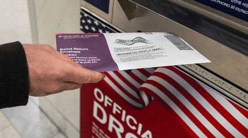 Trump califica de derrota fallo sobre voto por correo