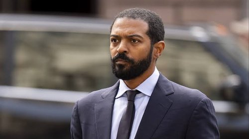Noel Clarke se declara inocente de seis cargos sexuales