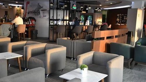 Senadores piden acceso a sala VIP para diplomáticos en AICM
