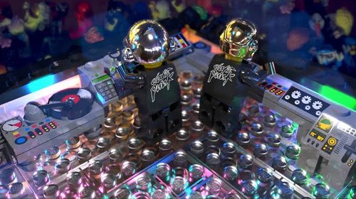 Daft Punk llega a LEGO con su icónica gira Alive 2007