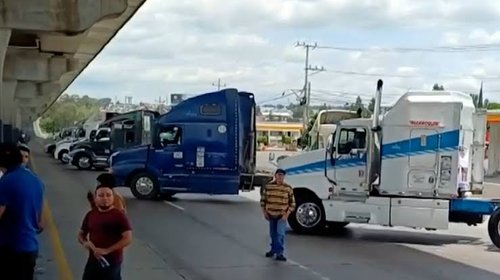 AMOTAC bloquea carreteras de Puebla para exigir justicia