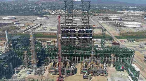 Pemex reporta alza en producción y mejora financiera en 2026
