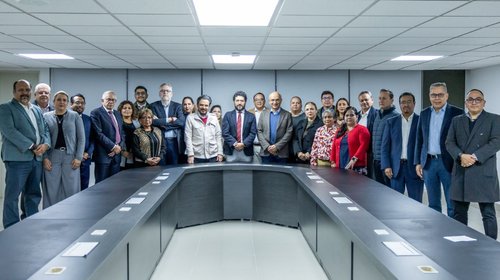 IMSS propone a trabajadores un aumento salarial del 8%