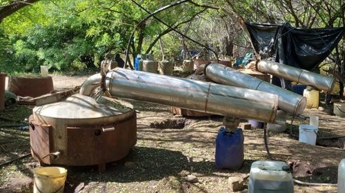 Inhabilitan laboratorio clandestino con precursores en Sinaloa