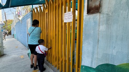 Regresan a clases miles de niños de preescolar en Monterrey