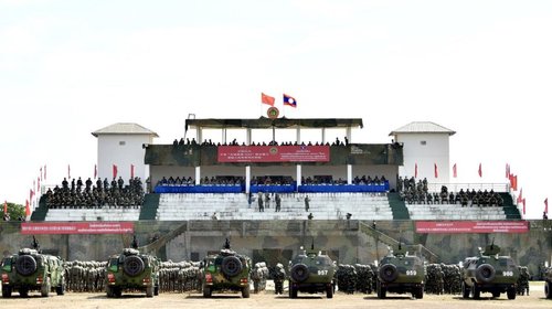 Inaugura China centro militar conjunto en Laos