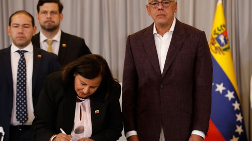 Propone Delcy Rodríguez reformar la Ley contra el Odio