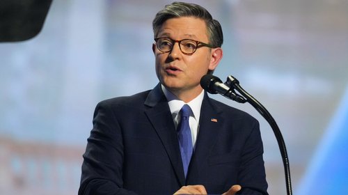 'Bono de Trump de $5,000 necista aprobacion': Mike Johnson