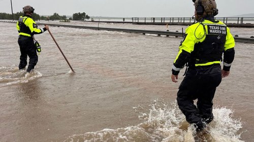 Tormenta provoca inundaciones y afecta carreteras al sur de Texas