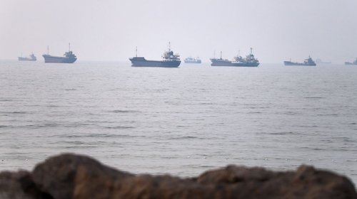 Irán responde a EUA tras nuevos ataques cerca de Ormuz