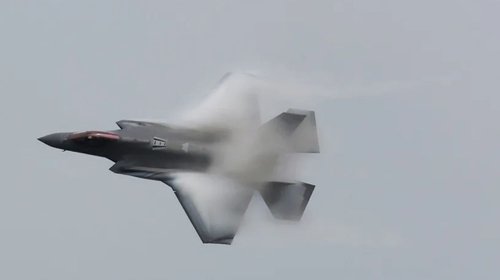 iran_derriba_dron_estadounidense_y_dispara_contra_caza_0589f53185