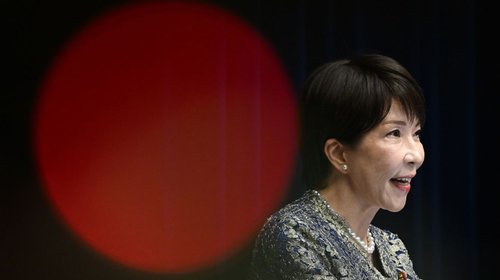 Takaichi reorganiza gabinete de Japón; mantiene a ministros clave