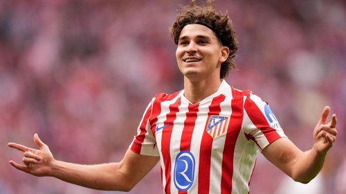 Investigan al FC Barcelona por negociación con Julián Álvarez