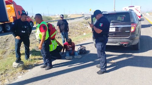 Conductor huye tras impactar a motociclista en Ramos Arizpe