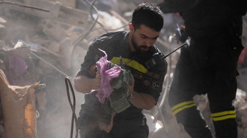 libano_busca_sobrevivientes_tras_sufrir_ataques_israelies_d155c53bab