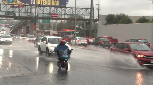 Lluvia se queda en la urbe regia hasta el lunes