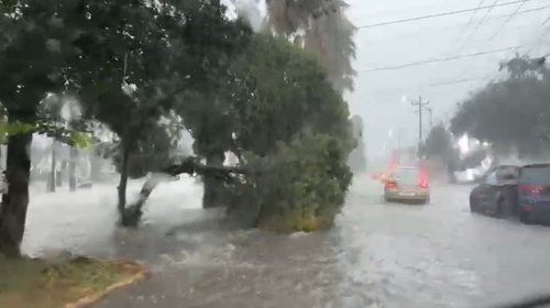 Lluvias colapsan vialidades en Monterrey: se reporta un fallecido