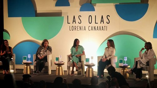 Lorenia Canavati presenta su primer libro, 'Las Olas'