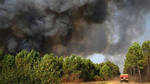 Más de 84 mil personas vuelven a casa tras incendios en Francia