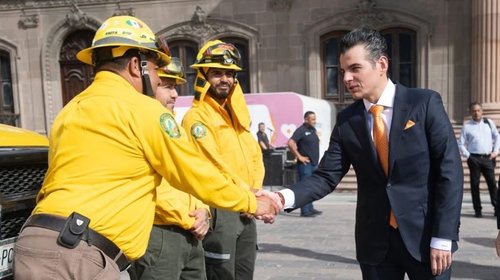 Miguel Flores destaca valentía de combatientes forestales en NL