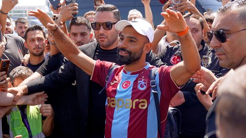 Mohamed Salah firma con Trabzonspor de Turquía por dos años