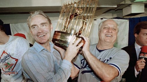 Muere Fred Claire, pieza clave del título de Dodgers en 1988