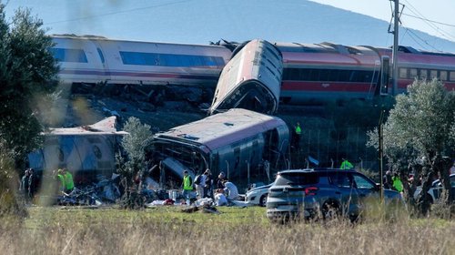 Al menos 64 muertos en accidente ferroviario en España