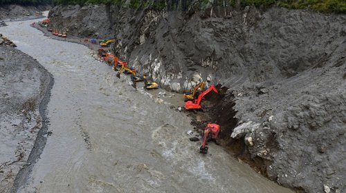 Nepal advierte sobre riesgo de comer peces arrastrados por riada