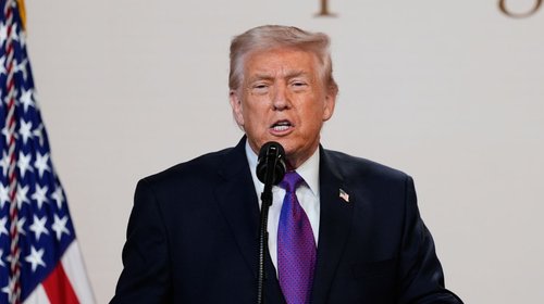 Irán se está derrumbando por completo: Donald Trump