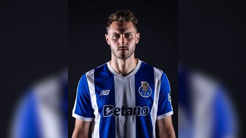 Santiago Giménez se va a préstamo con el Porto