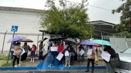protesta_lluvia_primaria_1167da0422