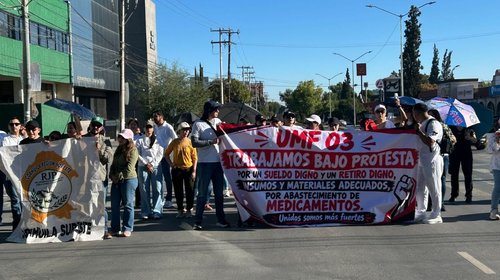 Marchan por inconformidad trabajadores sindicalizados del IMSS 