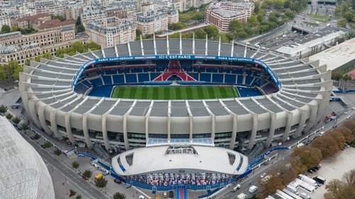 PSG recibe multa de 150,000 euros por condiciones de su cancha