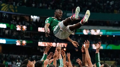 Se acerca Quiñones a ser el máximo goleador mundialista de México
