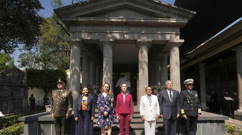 small_reconoce_margarita_maza_primera_embajadora_mexico_66b28bafd6